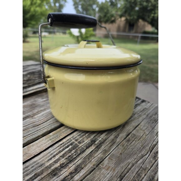 Vintage yellow enamel teapot With Lid Enamelware Bail Handle - Picture 7 of 16